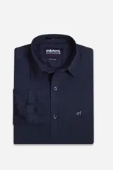 Camisa de hombre de manga larga en tejido cloqué, con cuello clásico, cartera abotonada y logo bordado en el pecho.