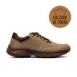 Zapato casual Hi-Tec modelo Adiran, confeccionado en cuero color marrón, con cordones y suela de goma con relieve para mayor tracción.
