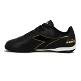 Championes de fútbol sala Diadora Barricade, color negro con detalles dorados.