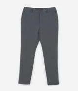 Pantalón de sastrería corte skinny, color gris, con trabillas en la cintura, cierre de botón y cremallera, y bolsillos laterales. Confeccionado con tecnología performance que ofrece secado rápido y resistencia a las arrugas.