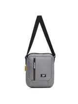 Bolso tipo bandolera Caterpillar color gris, con correa ajustable negra, compartimento principal con cierre, bolsillo frontal vertical con cremallera y detalles de la marca en amarillo y negro.