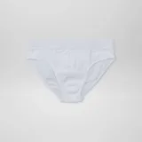 Pack de tres slips de algodón blanco con cintura elástica ancha y diseño clásico.
