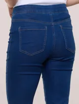 Jegging de denim azul oscuro con terminación bootcut, tiro medio-alto, cintura elástica ancha y bolsillos traseros aplicados.