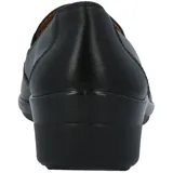 Zapato tipo slip-on de cuero liso color negro, con diseño de punta redondeada y suela de plataforma baja tipo cuña.