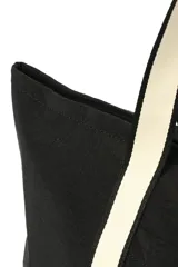 Bolso tote color ladrillo con asas de hombro de cinta gross beige y bolsillo frontal con botón a presión.