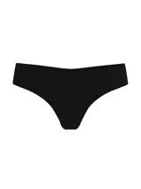 Bombacha tipo tanga de microfibra suave y elástica en color negro, de tiro bajo y diseño sin costuras con acabado invisible bajo la ropa.