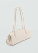 Bolso de mano estilo bowling, de tamaño mediano y diseño alargado, con doble asa larga y cierre de cremallera doble.