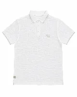Remera polo verde oscuro con textura sutil, cierre frontal con botones y detalles en contraste en el cuello y los puños de las mangas cortas.