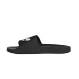 Sandalias tipo ojotas Adidas color negro con el logo del trébol en blanco en la banda superior.