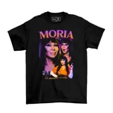 Remera negra de algodón con estampado estilo bootleg de Moria Casán, incluyendo múltiples imágenes de la figura y la frase 'El decorado se calla'.