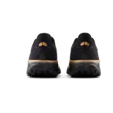 Championes de running New Balance Fresh Foam X 1080v12, color celeste con detalles en negro y verde flúor.