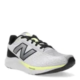 Championes de running New Balance Fresh Foam 680 V8 para hombre, color gris con detalles en negro y amarillo.