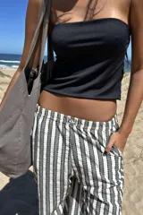 Top strapless negro de algodón.