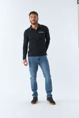 Jean de hombre de calce regular, color celeste.