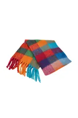 Bufanda de tejido de punto con diseño de cuadros multicolor y flecos en los extremos.
