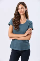 Remera de manga corta y cuello redondo, color verde menta jaspeado.