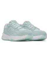 Championes Under Armour UA W Edge Suede color menta con entresuela blanca. Cuentan con capellada de malla transpirable, revestimientos de gamuza y tecnología Charged Cushioning en la suela.