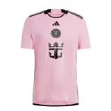 Camiseta de fútbol Adidas del Inter Miami CF, temporada 24/25, en color rosa con detalles en negro. Presenta el escudo del club y el logo de la marca en el pecho, con tecnología Aeroready para absorción de humedad.