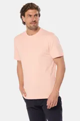 Remera básica de algodón color azul marino, de manga corta, con cuello redondo y logo bordado en el frente.