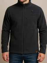 Campera polar negra con cierre frontal, cuello alto y bolsillos laterales con cierre.