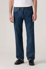 Jeans de denim azul oscuro con corte relajado, cintura media y pierna recta, sin elastano.