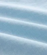 Camisa de manga larga Marfinno con cuello camisero y cierre frontal de botones. Confeccionada en tejido plano de lino y algodón.