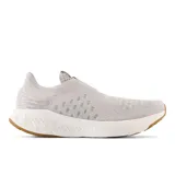 Championes New Balance Fresh Foam X 1080 Unlaced color gris claro, sin cordones, con capellada de tejido de punto elástico y suela de goma con tecnología Fresh Foam X.