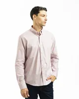 Camisa de manga larga confeccionada en algodón, con cuello abotonado y cierre frontal de botones. Presenta un diseño clásico y versátil con un pequeño logo bordado en el pecho.