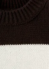 Jersey de punto medio con diseño de rayas horizontales en color marrón y blanco, cuello redondo y manga larga.