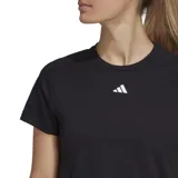 Remera deportiva Adidas Essentials Aeroready, color negro con logo blanco estampado en el pecho.