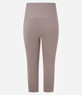 Calza deportiva corsario color verde militar, confeccionada en microfibra.