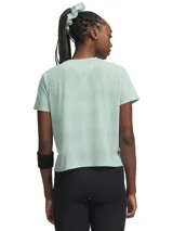 Remera deportiva de manga corta Under Armour modelo Velociti Shortsleeve, color verde menta, con tejido de jacquard ultra suave, ligero y transpirable con elasticidad en cuatro direcciones. Cuenta con cuello redondo y aberturas laterales en el bajo.