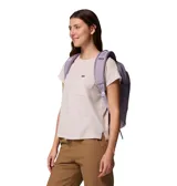 Mochila Columbia Buxton de 26 litros, color violeta, con dos compartimentos principales, funda interna para portátil de hasta 15 pulgadas, bolsillo frontal con cierre, bolsillos laterales para botellas y detalles funcionales como llavero y forro polar protector.