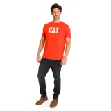 Remera naranja de corte clásico con logo CAT blanco estampado en el pecho.