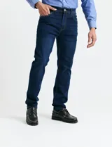 Pantalon de jean azul de corte recto, con cierre de cremallera y botón, y bolsillos laterales y traseros.