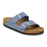 Sandalias Birkenstock Arizona de cuero sintético color azul con hebillas plateadas ajustables.