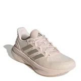 Championes de running Adidas modelo Ultrarun 5 W, color rosado con detalles en tono metalizado. Presentan malla transpirable, cierre con cordones y suela con tecnología de amortiguación.