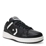 Championes Converse modelo Weapon, de corte bajo, confeccionados en cuero negro con detalles en blanco. Presentan el logo icónico de la marca en el lateral, cierre con cordones y suela de goma blanca.
