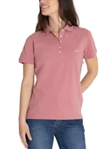 Remera tipo polo color rosa, de piqué, con mangas cortas, cuello camisero y logo de pato bordado en el pecho.