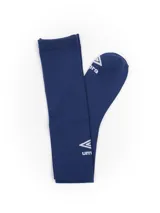 Medias de fútbol Umbro para niños, color azul con logo de la marca en blanco.