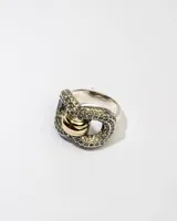 Anillo de plata 925 con dublé de oro y circonias blancas.