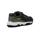 Championes de tenis Fila Forehand Clay, color negro con detalles en gris y amarillo flúor.