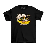Remera negra de algodón con estampado frontal de The Beatles y el submarino amarillo de la película Yellow Submarine.