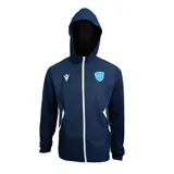 Campera deportiva Macrón azul marino con capucha y cierre frontal blanco. Presenta un diseño geométrico en relieve en la parte delantera, logo de la marca bordado en el pecho y detalles en blanco en los laterales.
