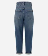 Pantalón mom jeans de tiro alto con lavado dirty que le otorga un aspecto envejecido. Cuenta con cierre de botón y cremallera, trabillas en la cintura y bolsillos funcionales en el frente y la espalda.