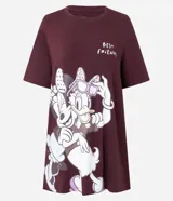 Camisón de viscolycra color bordó, de corte regular con cuello redondo y mangas cortas. Presenta un estampado frontal localizado de los personajes Minnie y Daisy con la inscripción 'Best Friends'.