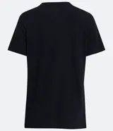 Remera básica de algodón color rosa pálido, con escote en V y mangas cortas.