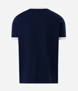 Remera masculina de corte regular, confeccionada en algodón negro, con cuello redondo y mangas cortas con puños blancos. Presenta tiras laterales con rayas en los hombros y mangas.