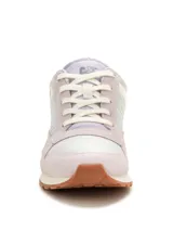 Championes Caterpillar modelo Ventura, de diseño casual y versátil. Presenta una combinación de tonos lila y gris, con capellada en cuero y textil, cierre mediante cordones, entresuela de EVA para amortiguación y suela de goma con tracción.