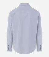Camisa de vestir para hombre, de manga larga y calce clásico, confeccionada en tricolina de algodón y poliéster, con diseño de cuadros grid en tono celeste claro. Presenta cuello camisero, cierre frontal con botones y puños ajustables con botón único.